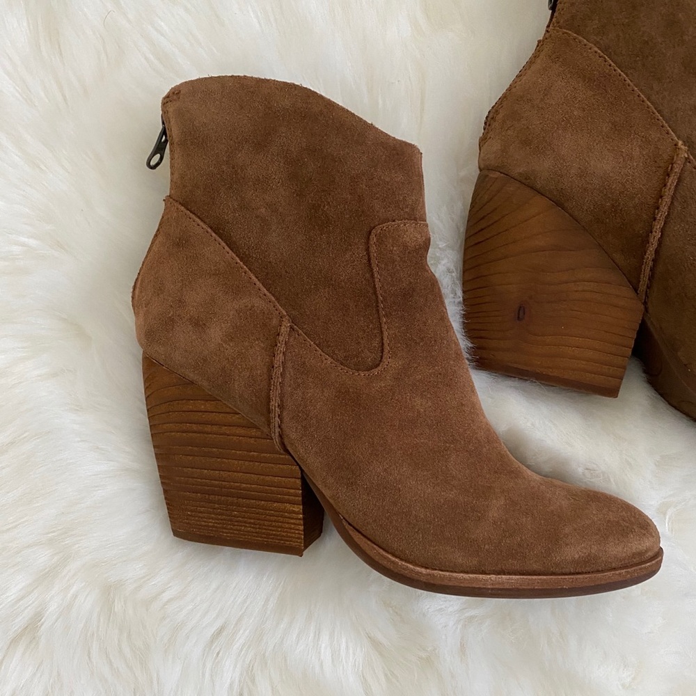 Kirk-ease brown suede ankle boots